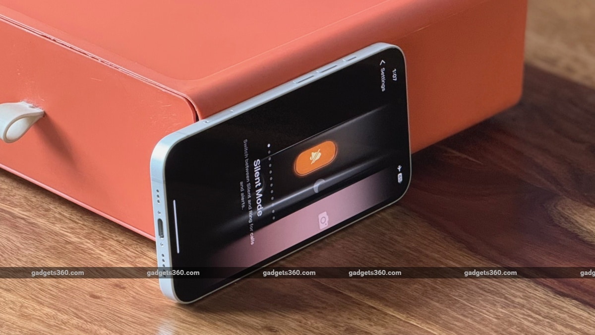 apple iphone 16e action button gadgets 360 AppleiPhone16e  Apple