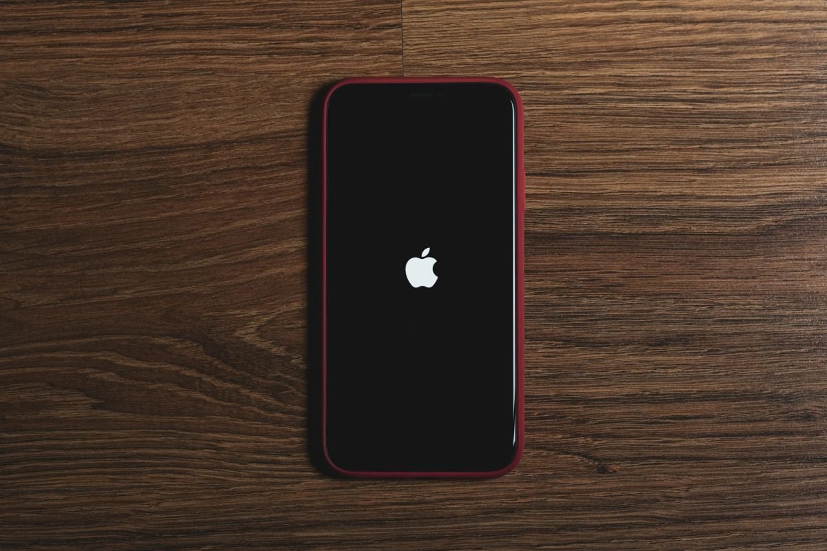 Apple ने कहा कि iPhone पर अपने ब्राउज़र विकल्पों में बदलाव करने के बाद यूरोपीय संघ के ठीक हो गए हैं