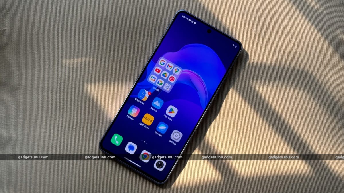 IQOO NEO 10R एक ही गैजेट्स 360 IQOONEO10R IQOO डिस्प्ले
