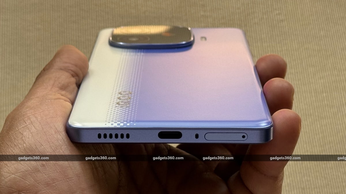 IQOO NEO 10R पॉली कार्बोनेट फ्रेम गैजेट 360 IQOONEO10R IQOO