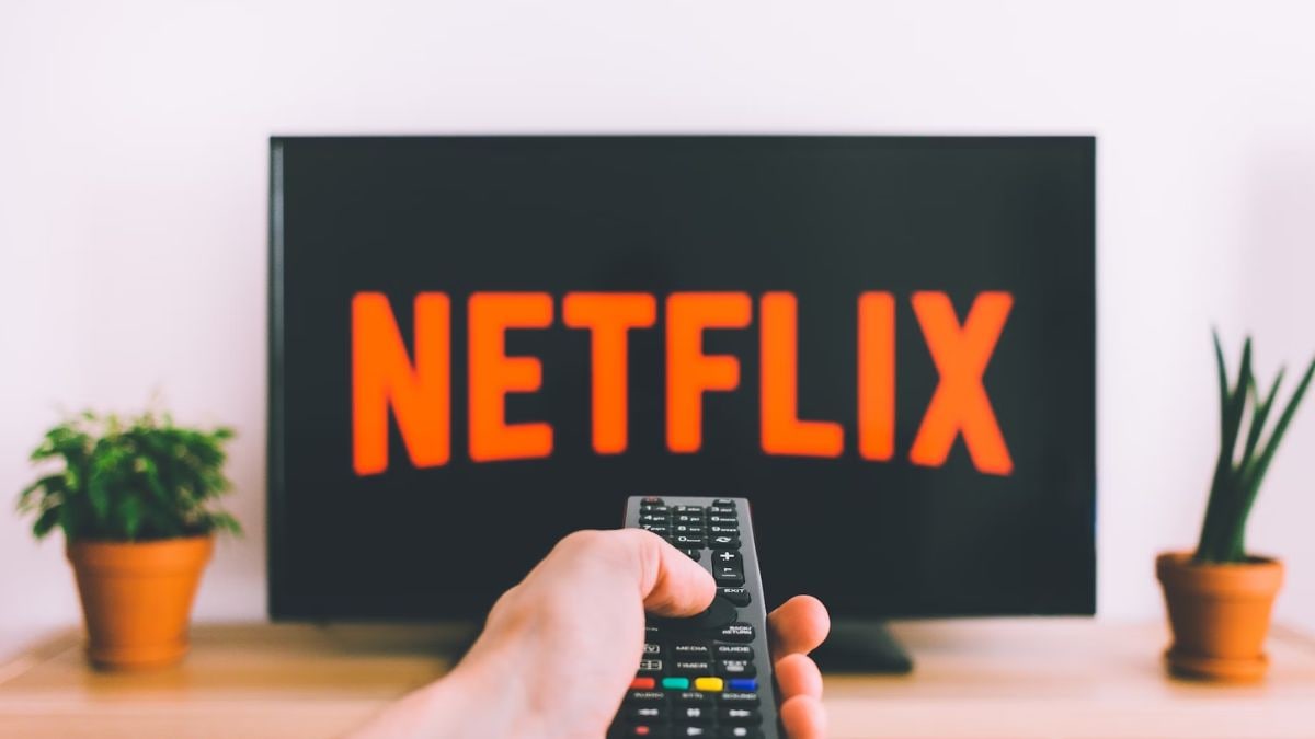 नेटफ्लिक्स अब AV1- सक्षम टीवी पर HDR10+ सामग्री स्ट्रीमिंग का समर्थन करता है, स्ट्रीमिंग डिवाइस