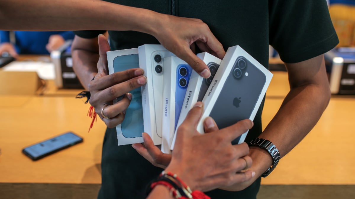 Apple ने कहा कि भारत से 600 टन iPhones ने ट्रम्प टैरिफ को ‘हरा’ दिया
